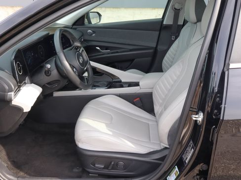 Used 2024 Hyundai Elantra Limited FWD image 7