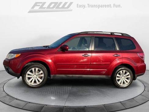 Used 2013 Subaru Forester 2.5X Premium w/ All-Weather Plus Pkg AWD/4WD image 5