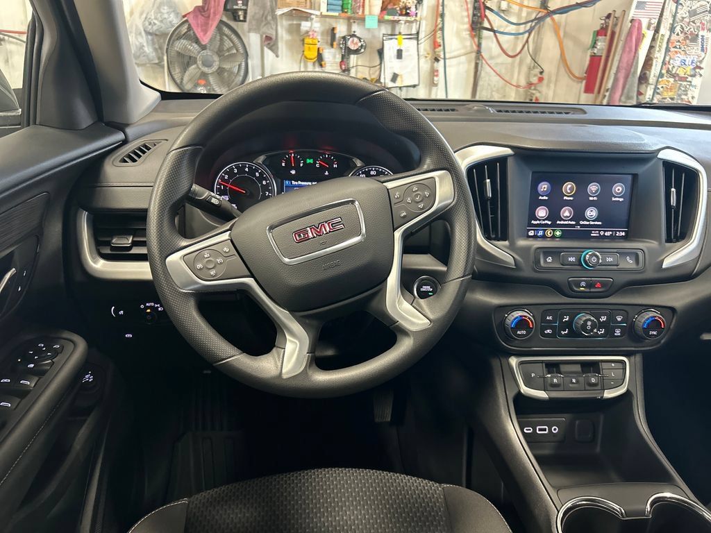 Used 2024 GMC Terrain SLE w/ Driver Convenience Package AWD/4WD image 17