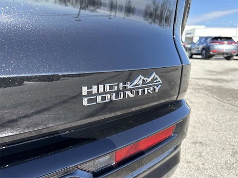 New 2026 Chevrolet Traverse High Country image 5