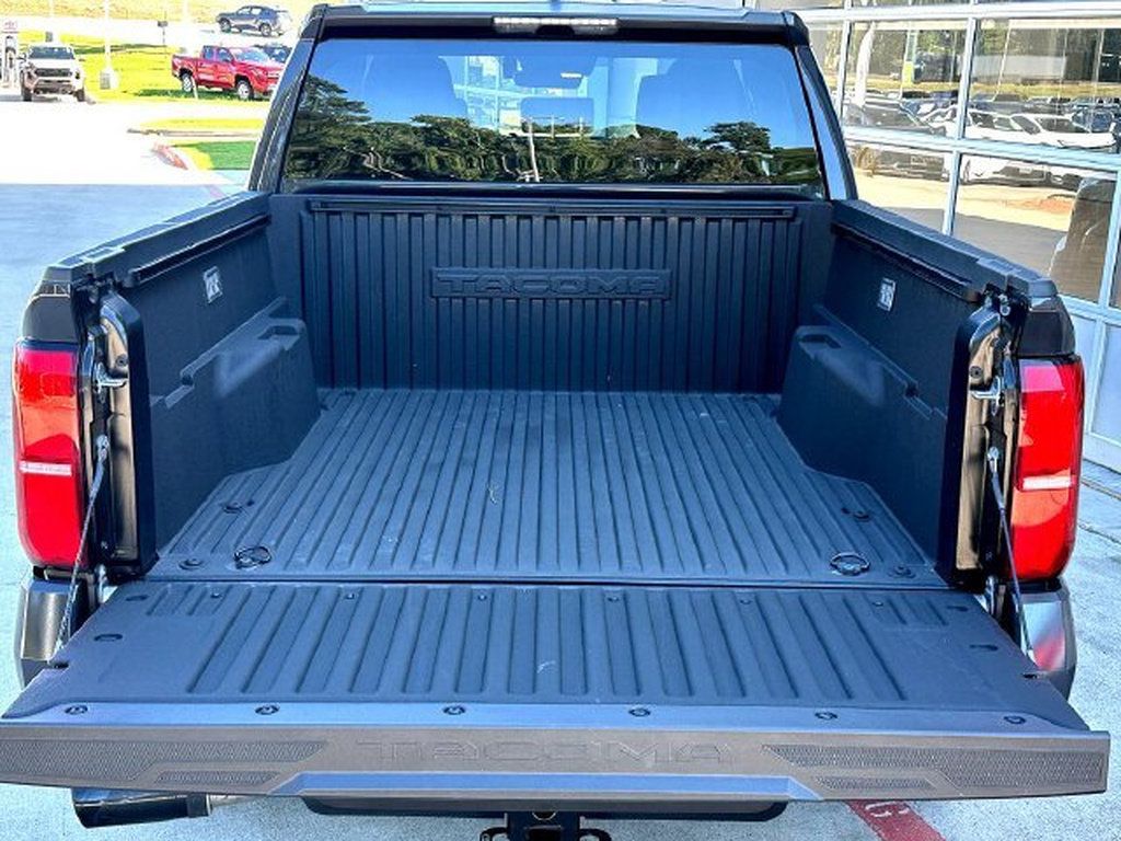 Used 2026 Toyota Tacoma SR5 AWD/4WD image 31