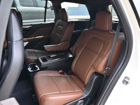 Used 2021 Lincoln Aviator Grand Touring w/ Equipment Group 302A AWD/4WD image 30