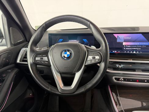 Used 2025 BMW X5 xDrive50e AWD/4WD image 11