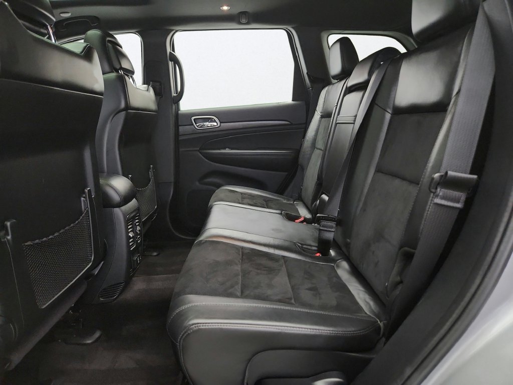 Used 2018 Jeep Grand Cherokee Altitude RWD image 27