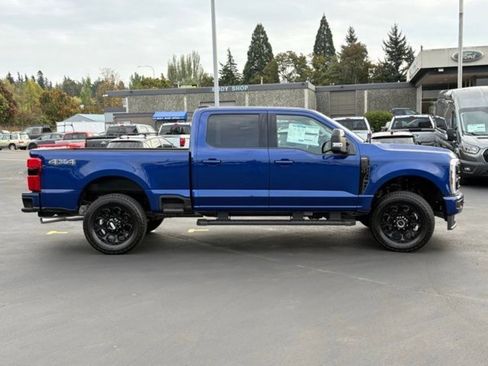 New 2026 Ford F250 Lariat w/ Black Appearance Package image 4