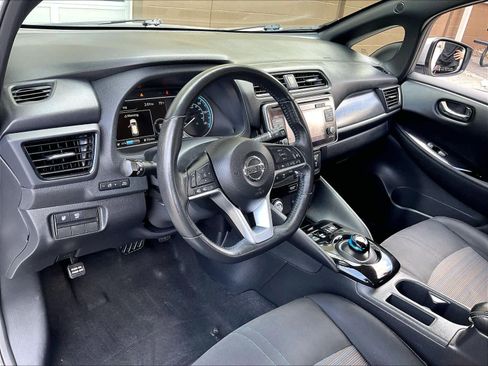 Used 2018 Nissan Leaf SV image 8