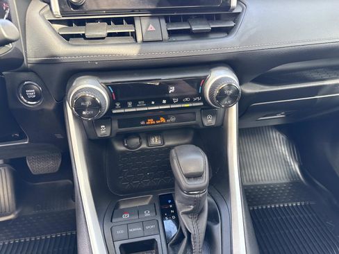 Used 2023 Toyota RAV4 XLE image 28