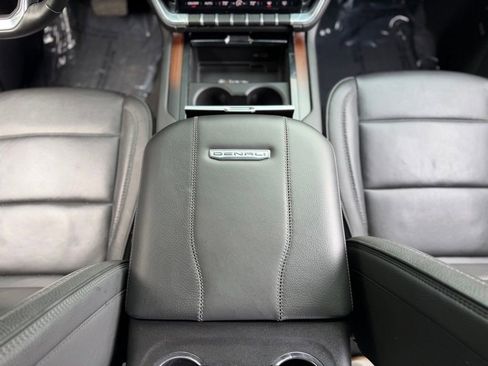 Used 2025 GMC Yukon XL Denali RWD image 53