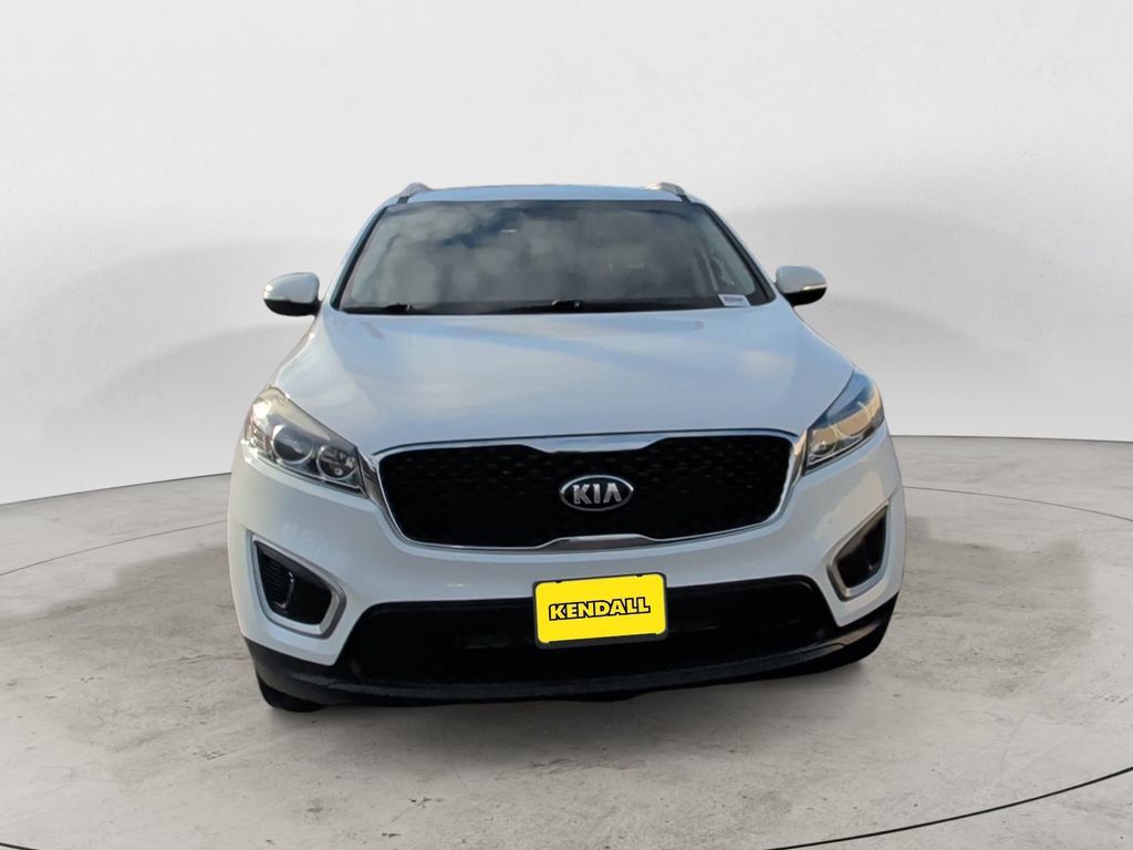 Used 2018 Kia Sorento FWD image 2