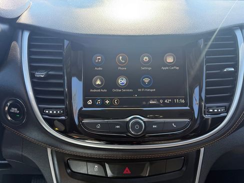 Used 2018 Chevrolet Trax LT w/ LT Convenience Package image 16