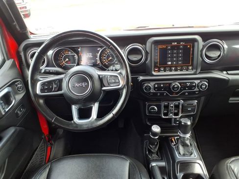 Used 2022 Jeep Wrangler Unlimited Sahara AWD/4WD image 13