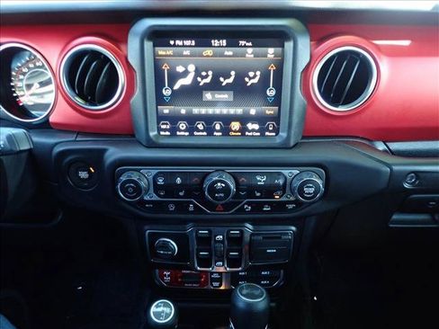 Used 2021 Jeep Wrangler Unlimited Rubicon AWD/4WD image 15