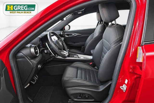 Used 2024 Alfa Romeo Tonale Veloce w/ Premium Interior Package AWD/4WD image 10