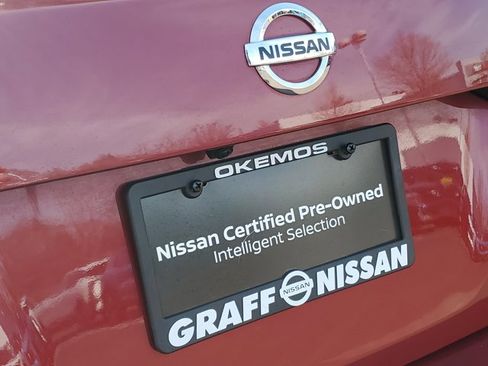 Certified 2021 Nissan Versa SV w/ Trunk Package image 29