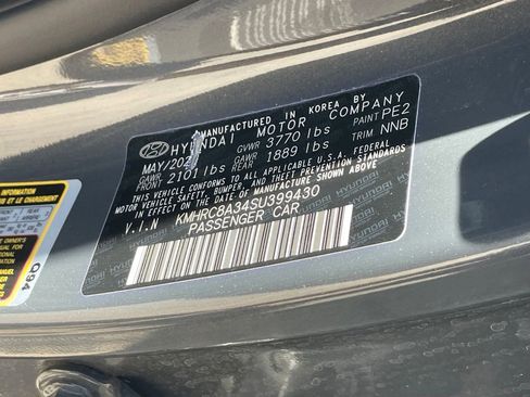 Used 2025 Hyundai Venue SEL FWD image 13