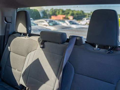 Used 2020 Chevrolet Silverado 1500 Custom w/ Custom Value Package image 18