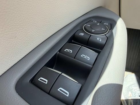 Used 2024 Cadillac XT6 Premium Luxury w/ Technology Package FWD image 26