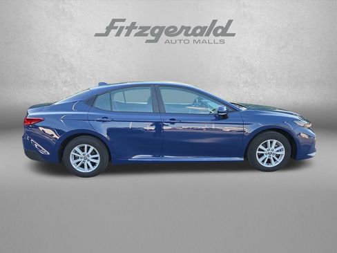 Used 2026 Toyota Camry LE AWD/4WD image 9