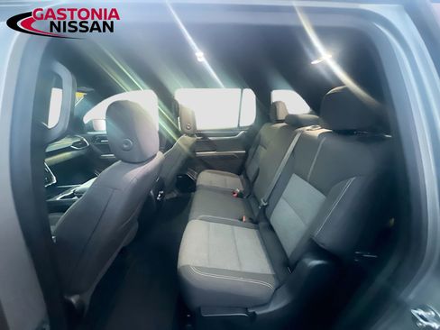 Used 2025 GMC Acadia Elevation image 33