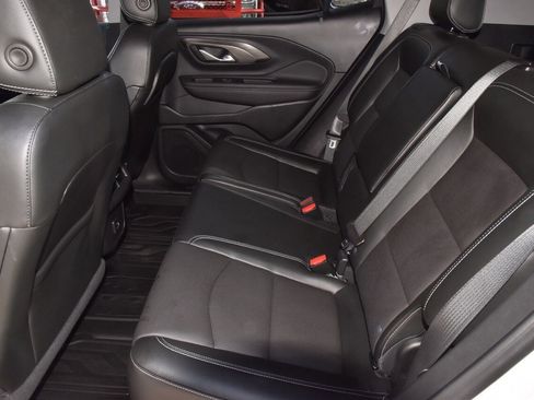 Used 2022 GMC Terrain SLT w/ Infotainment Package II image 14