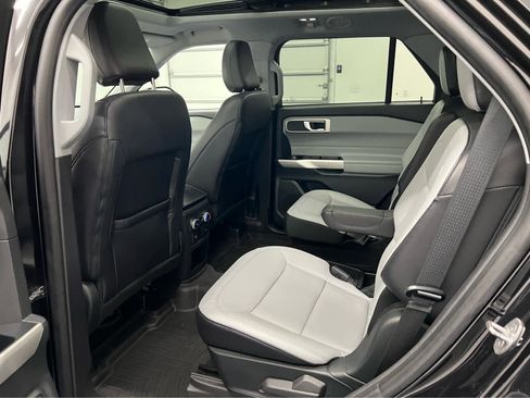 Used 2021 Ford Explorer XLT w/ Equipment Group 202A image 33