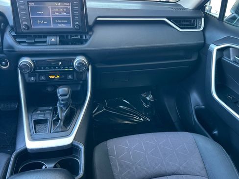Used 2019 Toyota RAV4 XLE w/ Convenience Package FWD image 28