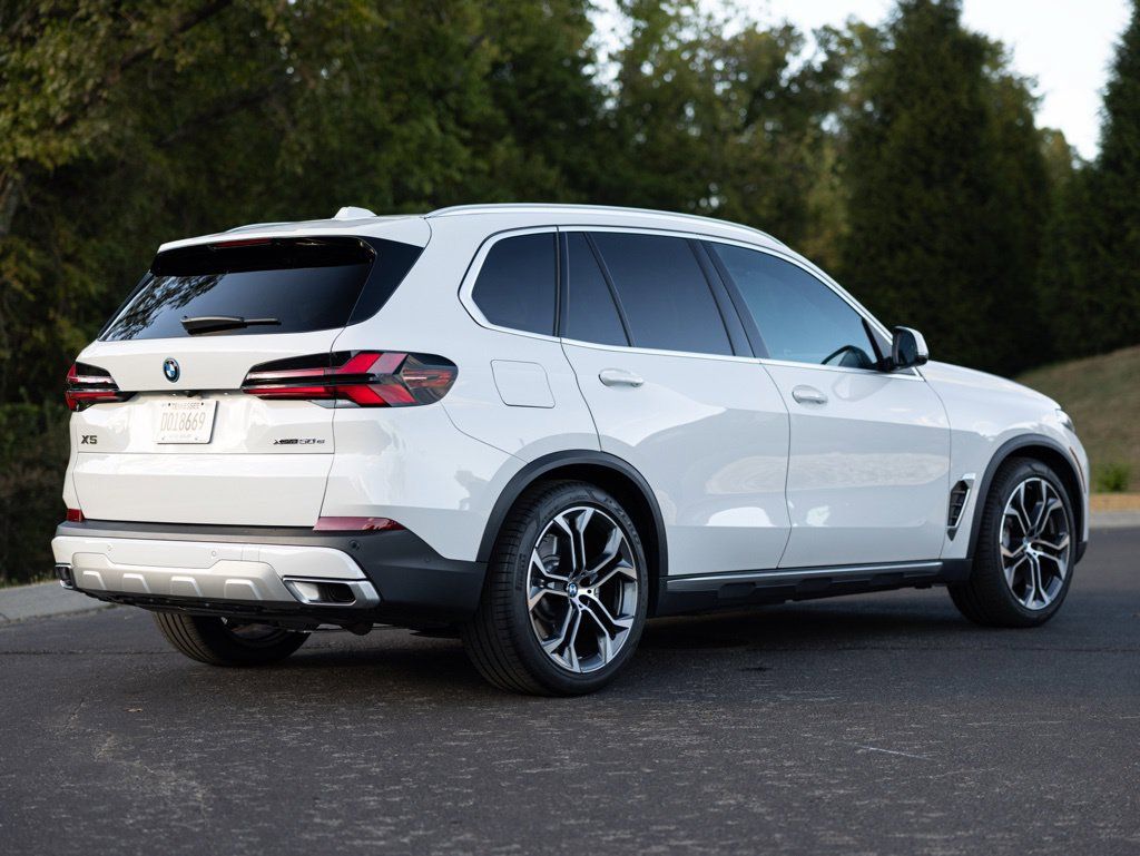Used 2026 BMW X5 xDrive50e w/ Executive Package AWD/4WD image 7