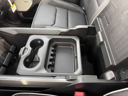 New 2026 RAM 1500 Laramie AWD/4WD image 26