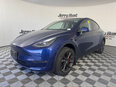 Used 2023 Tesla Model Y Performance AWD/4WD image 1