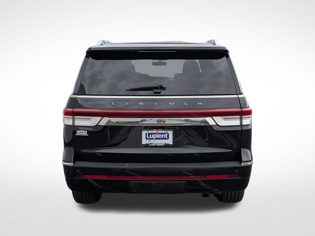 Used 2024 Lincoln Navigator Reserve AWD/4WD image 4