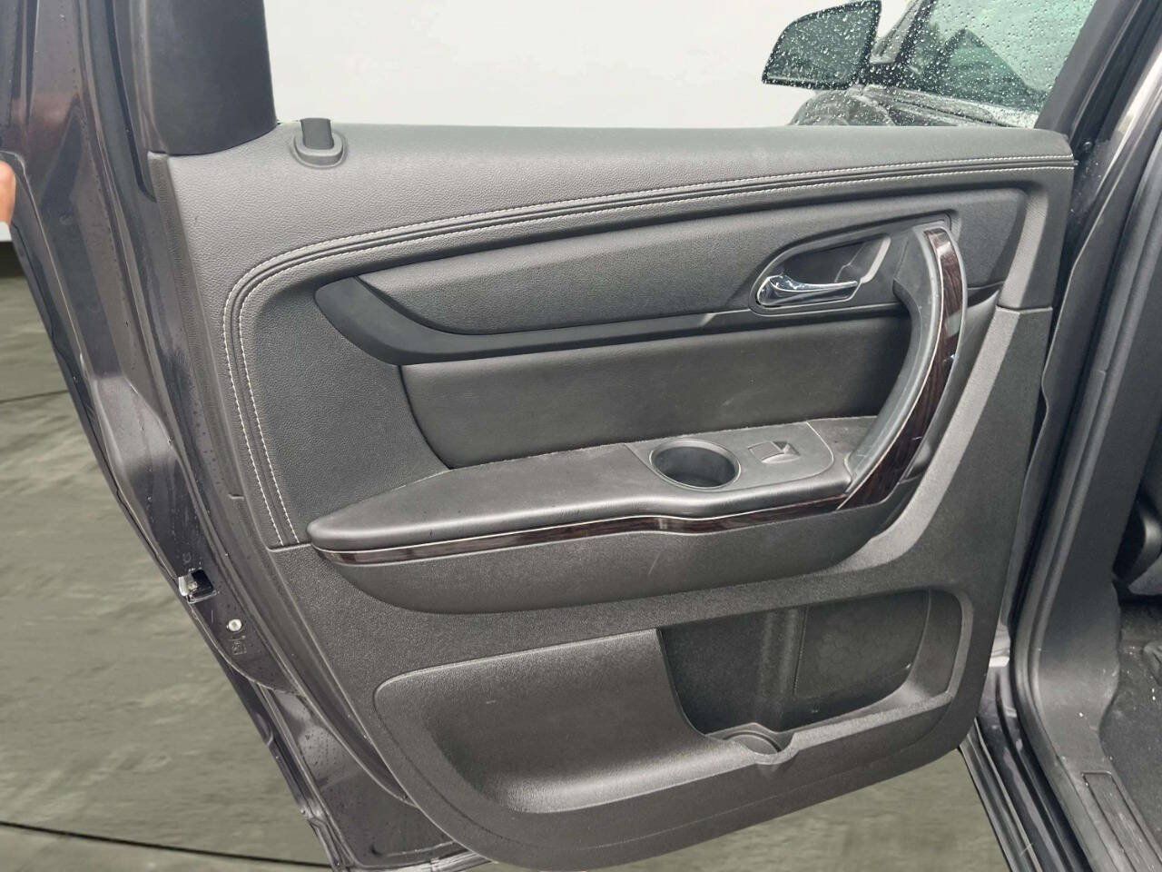 Used 2015 Chevrolet Traverse LTZ AWD/4WD image 3