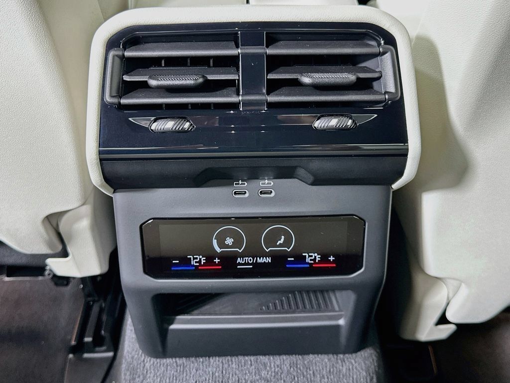 Used 2026 BMW 530i w/ Premium Package RWD image 26