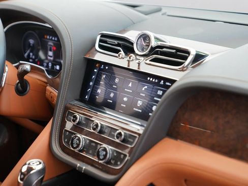 Used 2022 Bentley Bentayga Speed AWD/4WD image 44