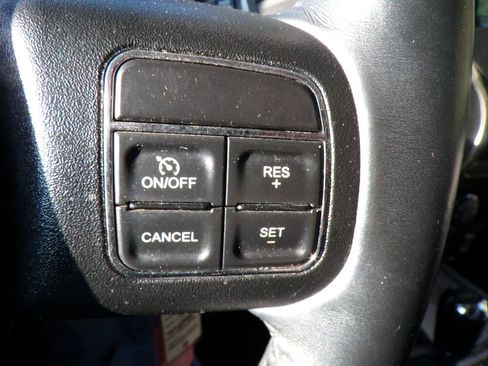 Used 2017 Jeep Wrangler Unlimited Sahara AWD/4WD image 30