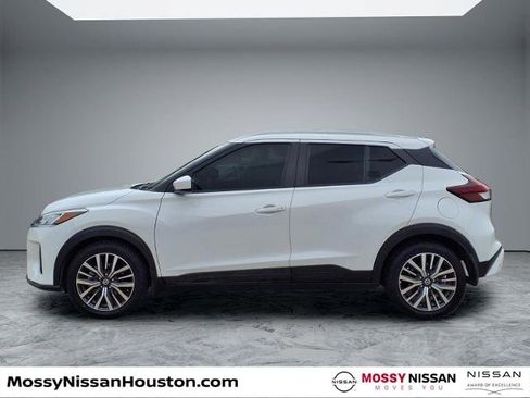 Certified 2021 Nissan Kicks SV FWD image 5