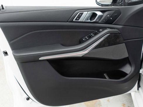 Used 2025 BMW X5 xDrive40i w/ M Sport Package image 16