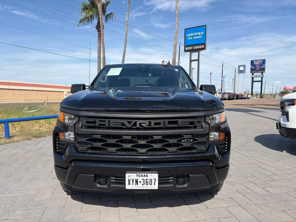 Used 2026 Chevrolet Silverado 1500 Custom w/ Turbomax Blackout Package RWD image 2