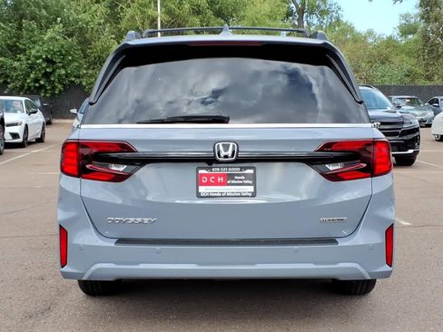 New 2026 Honda Odyssey Touring image 5