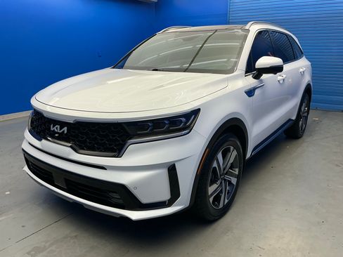 Used 2022 Kia Sorento SX Prestige w/ Panoramic Sunroof Package AWD/4WD image 4