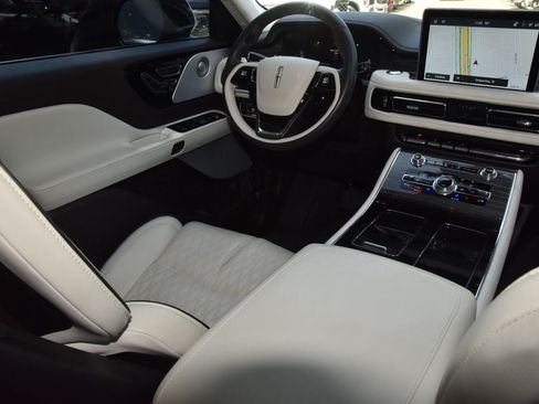 Used 2023 Lincoln Aviator Black Label AWD/4WD image 16
