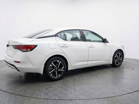 Used 2025 Nissan Sentra SV image 9