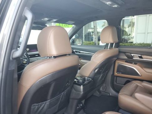 Certified 2022 Kia Telluride SX w/ SX Prestige Package AWD/4WD image 11
