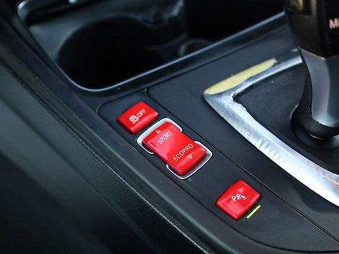 Used 2016 BMW 320i Sedan image 37