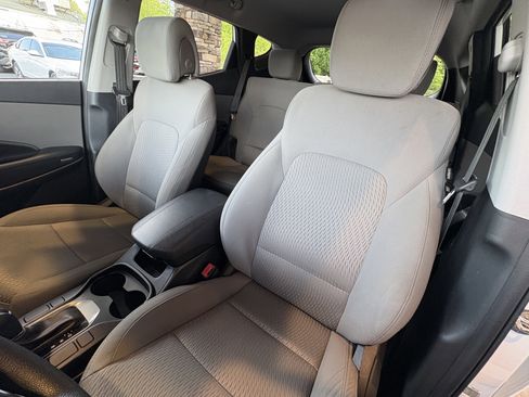 Used 2018 Hyundai Santa Fe Sport FWD image 21