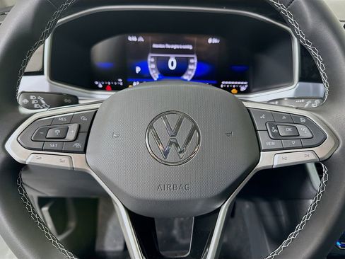 New 2026 Volkswagen Taos SE image 11