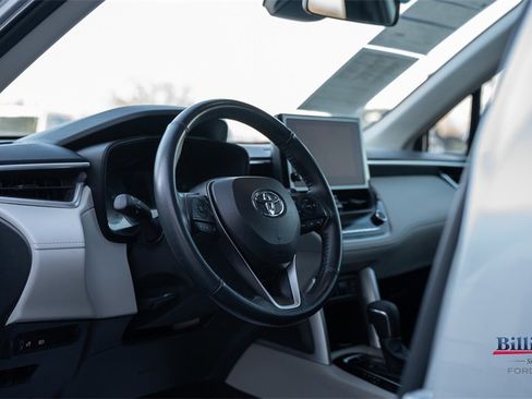 Used 2023 Toyota Corolla Cross LE image 10