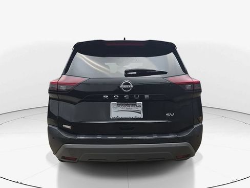 Used 2022 Nissan Rogue SV w/ SV Premium Package FWD image 5