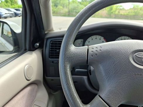 Used 2004 Toyota Tacoma 2WD Xtracab image 19