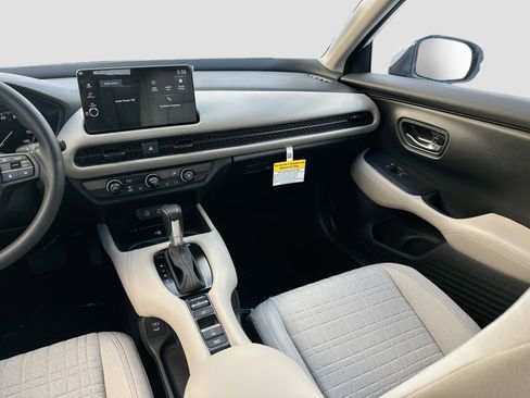 New 2026 Honda HR-V LX image 16