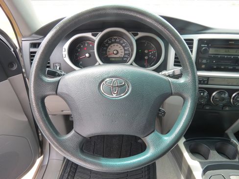 Used 2004 Toyota 4Runner SR5 RWD image 14